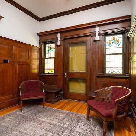 No. 5 East Bed & Breakfast Winnipeg Bagian luar foto