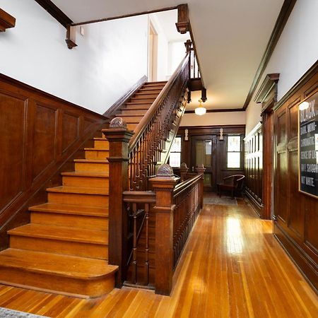 No. 5 East Bed & Breakfast Winnipeg Bagian luar foto