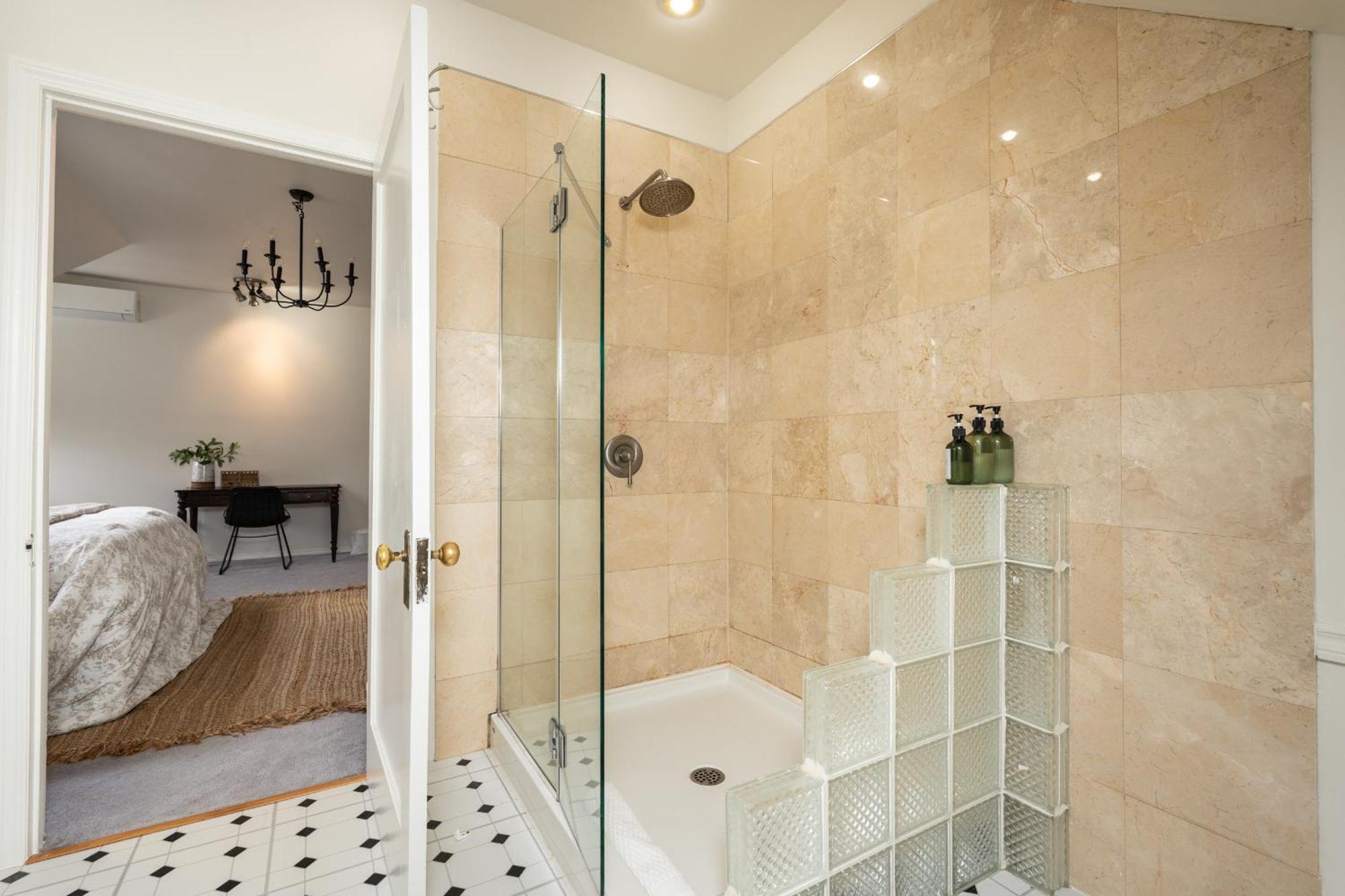No. 5 East Bed & Breakfast Winnipeg Bagian luar foto